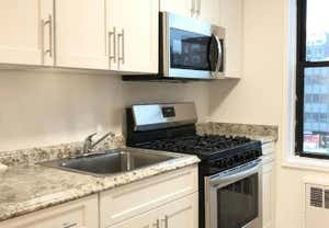 2 beds, 2 baths, $2,975, Unit 5E