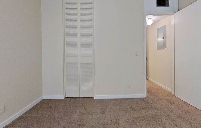 2 beds, 1 bath, $1,095, Unit #10