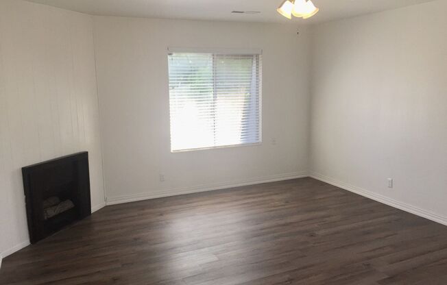 2 beds, 1 bath, 850 sqft, $1,475, Unit 15- Updated (NR)