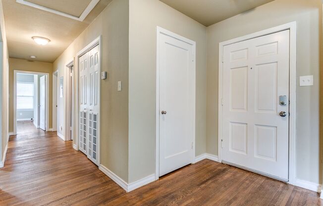3- BEDROOM IN JEFFERSON TERRACE