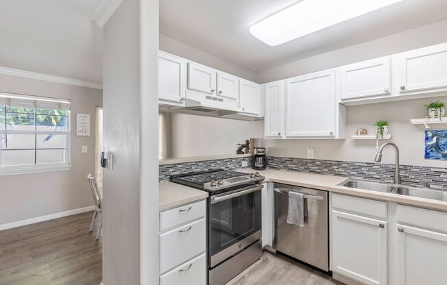 Fully furnished 2 bedroom, 2 bath at Villas at Kenolio