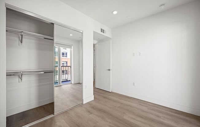 4 beds, 4 baths, 1,200 sqft, $4,484, Unit 210