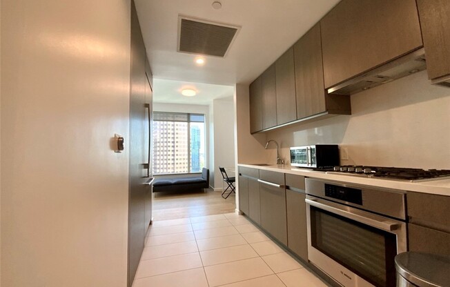 Studio, 1 bath, 480 sqft, $2,450, Unit 1105