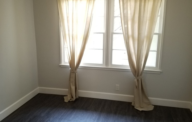 1 bed, 1 bath, $2,195, Unit 438-04