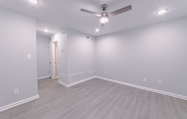 2 beds, 1.5 baths, 1,050 sqft, $1,550, Unit 15-2859