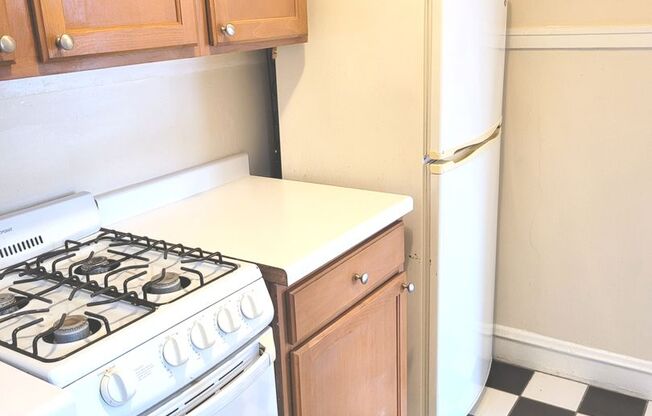 Studio, 1 bath, $825, Unit 413
