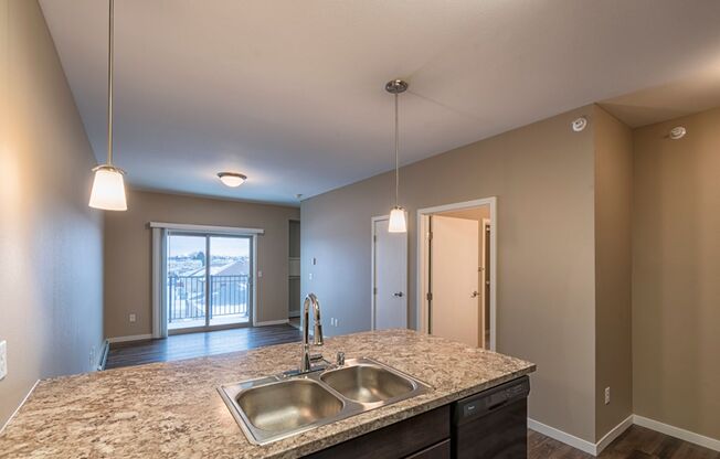 Studio, 1 bath, 611 sqft, $1,015, Unit 112