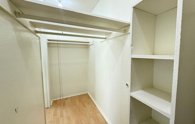 2 beds, 1 bath, 924 sqft, $1,709, Unit OPA-225