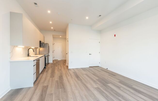 Studio, 1 bath, 525 sqft, $1,325, Unit 304