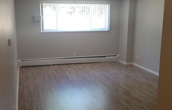 Studio, 1 bath, 500 sqft, $945, Unit 105