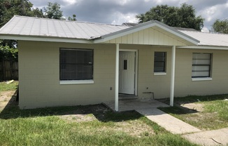 Three bedroom duplex unit Downtown Orlando near the new UCF downtown Campus.