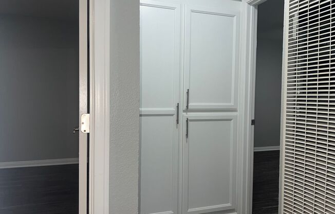 2 beds, 1 bath, 850 sqft, $2,490, Unit 785J