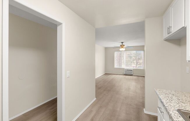2 beds, 1 bath, 800 sqft, $2,150, Unit 01