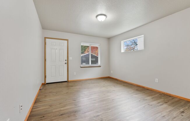 4bed/2.5 Bath home - Available in SE Portland,