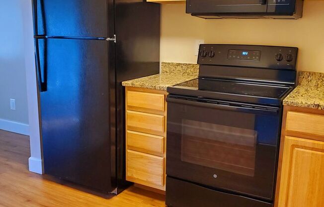 2 beds, 2 baths, 1,000 sqft, $2,175, Unit 14210 #304