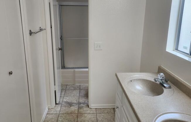 1 bed, 1 bath, $2,075, Unit 2