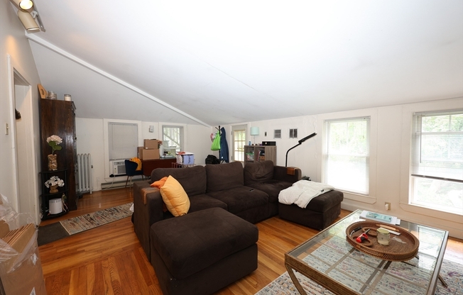 109 RIV ST