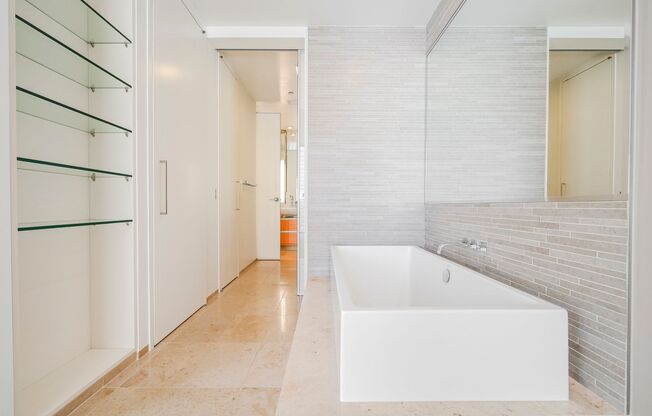1 bed, 1 bath, $2,900, Unit #1104