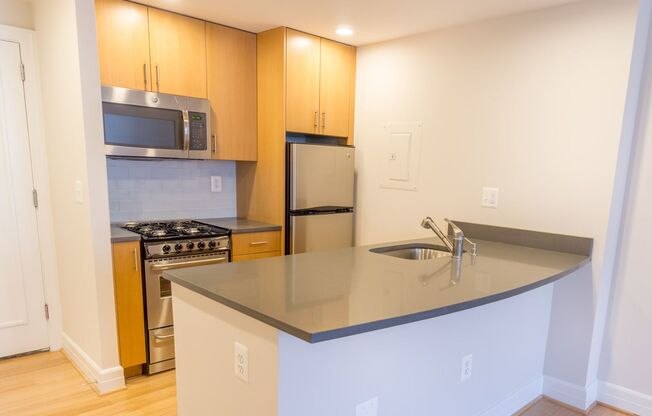 1 bed, 1 bath, $2,595, Unit 0317