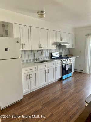 2 beds, 2 baths, 1,300 sqft, $2,500