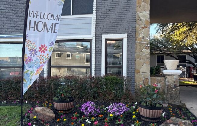 2 beds, 1 bath, 850 sqft, $1,299, Unit 133