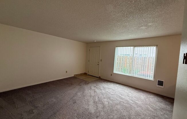 2 beds, 1 bath, 669 sqft, $1,245, Unit 39