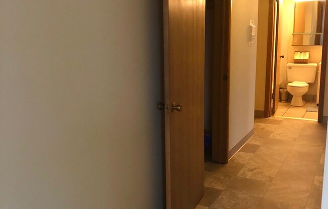 2 beds, 1 bath, 750 sqft, $1,275, Unit 204