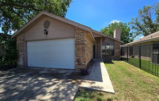 3/2/1 Garden Home with a Wood Burning Fireplace/  Fenced in Yard with 2 Patios / NBISD