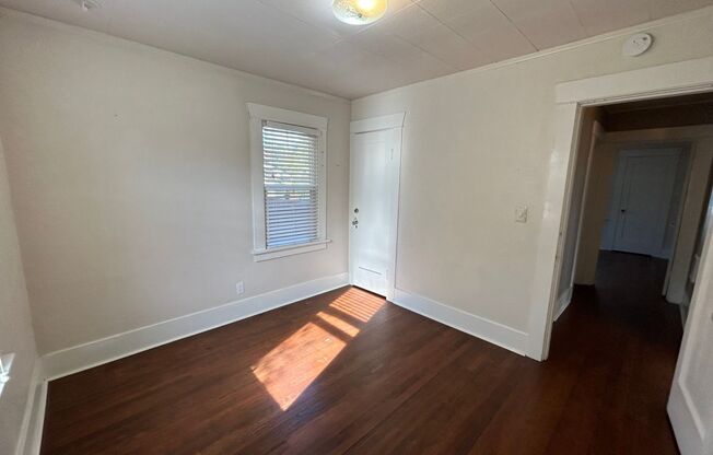 2 beds, 1 bath, $1,950