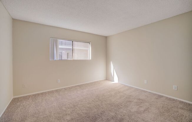 2 beds, 2 baths, 900 sqft, $2,098, Unit 102
