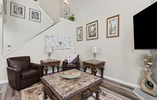 Updated 2 bed 2.5 bath End Unit Townhome in Lochmoor!