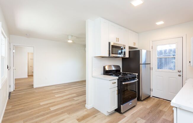 1 bed, 1 bath, $1,995, Unit 7621