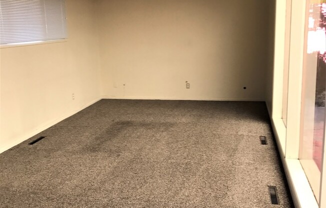 2 beds, 1 bath, $2,000