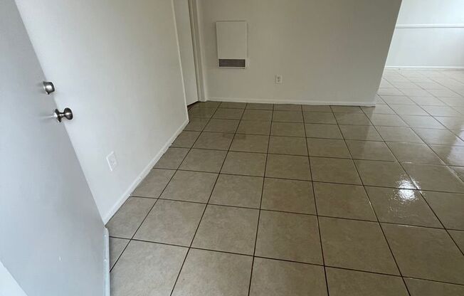 179 E Ralston