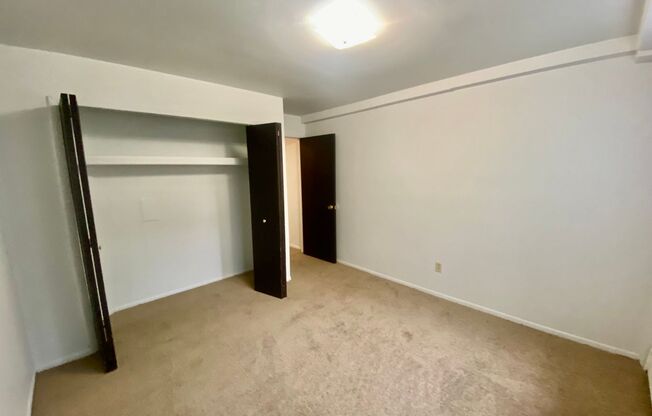 1 bed, 1 bath, 700 sqft, $1,045, Unit 11