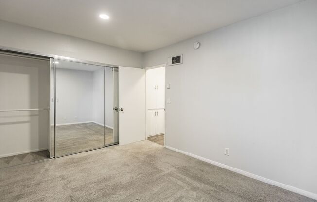 1 bed, 1 bath, 695 sqft, $1,848, Unit 215