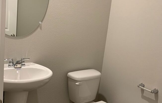 Gorgeous 4 Bed 2.5 Bath Home in Camas! Camas School District!