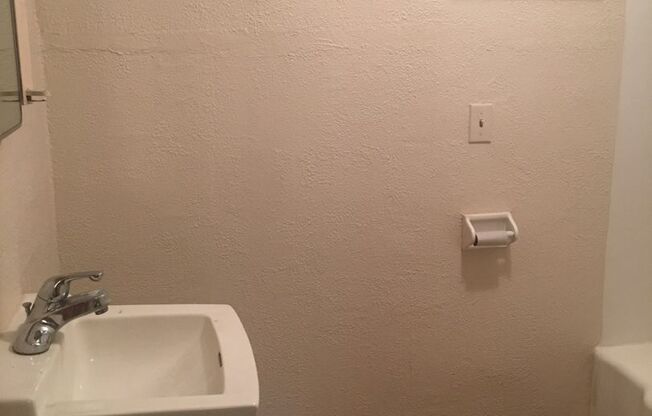 1 bedroom , 1 bath Studio Duplex