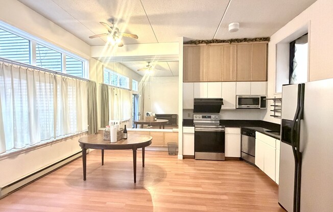 10 EUGENE CIR