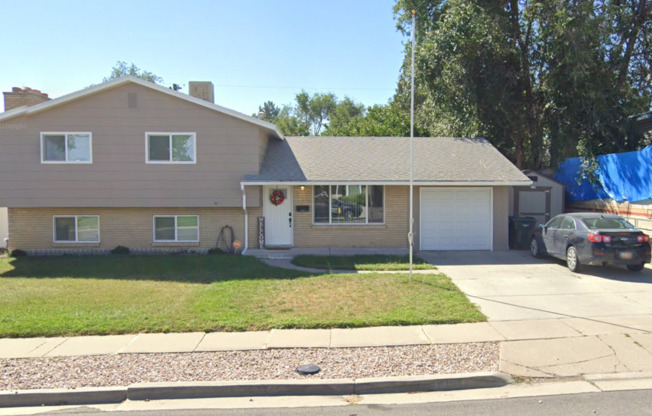 4 Bed/3 Bath home in West Valley - Available Now!