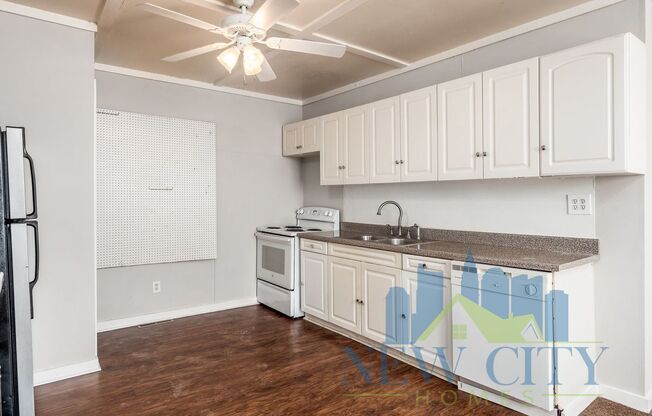 2 beds, 1.5 baths, $1,299