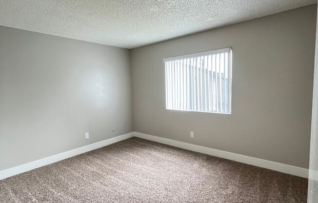 2 beds, 1 bath, 896 sqft, $2,195, Unit 070