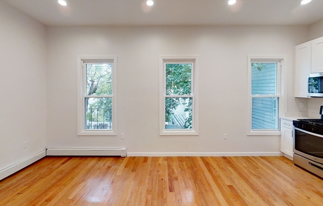 130 PUTNAM ST