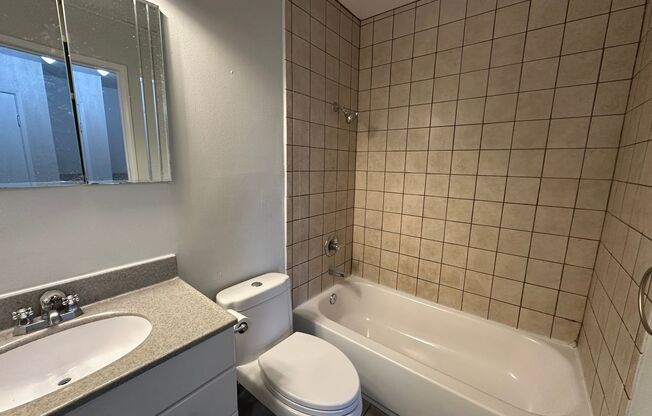 Beautiful 2 bedroom 1 bath condo in North Azusa