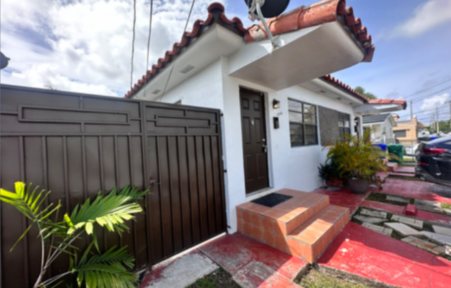 3340 NW 17 ST