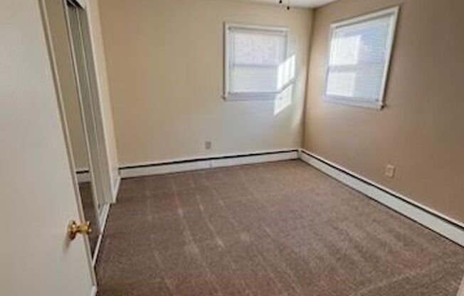 2 beds, 1 bath, 780 sqft, $800, Unit 665-02