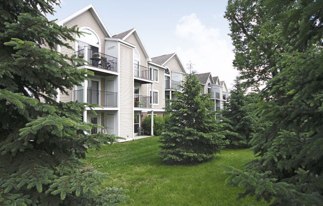 Lush Green Outdoors at The Highlands Apartments, Indiana, 46514