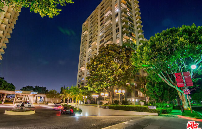 2 beds, 2 baths, 1,080 sqft, $4,850, Unit 708