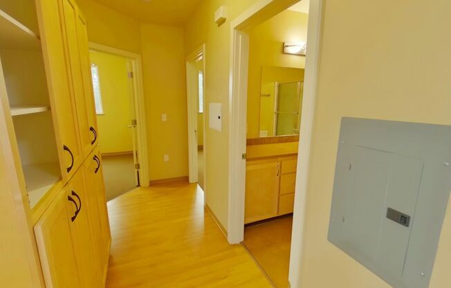 3 beds, 2 baths, 967 sqft, $2,400, Unit 304