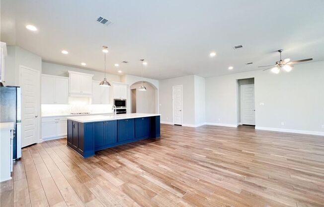 Stunning 4/BR 3.5/BA Home for Rent in Leander!